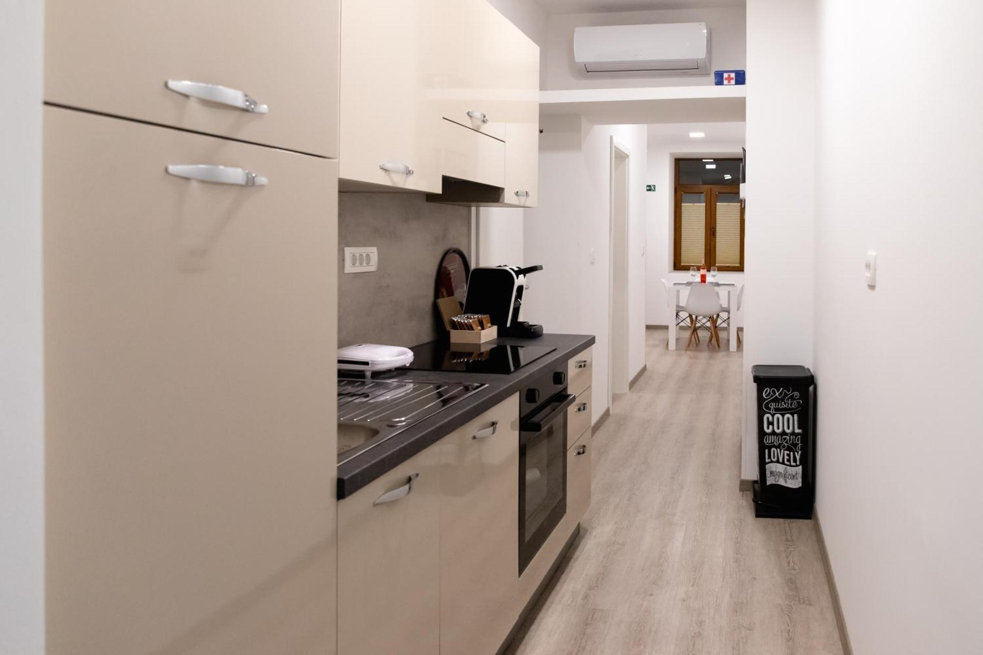 Oliver Street Apartment Vipava Luaran gambar