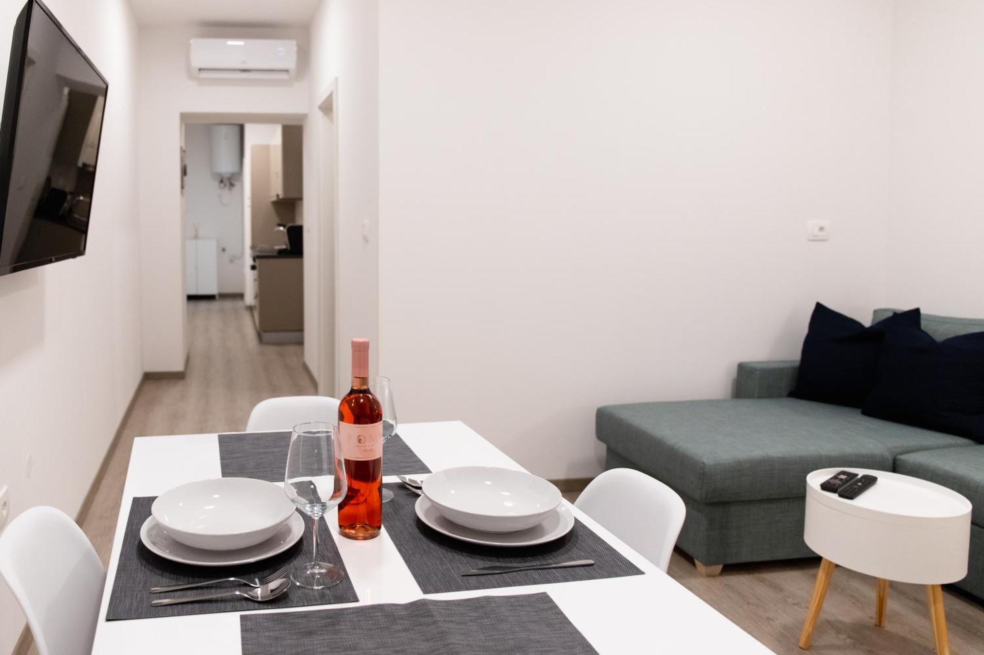 Oliver Street Apartment Vipava Luaran gambar