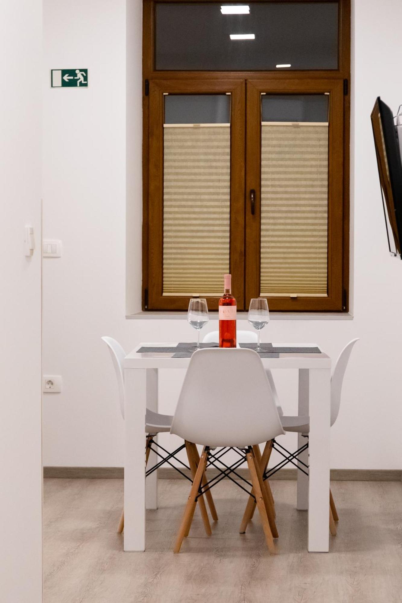 Oliver Street Apartment Vipava Luaran gambar