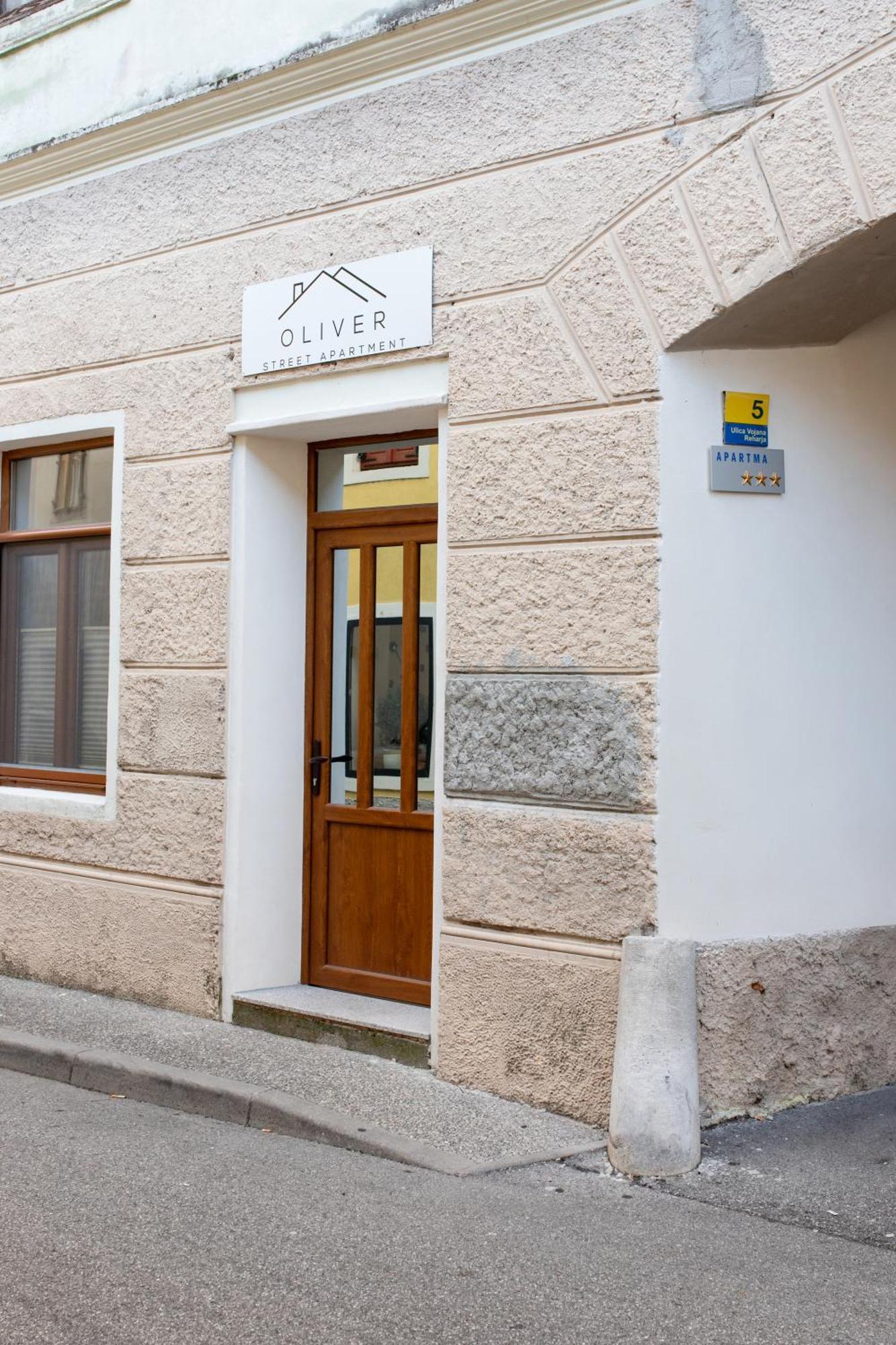 Oliver Street Apartment Vipava Luaran gambar